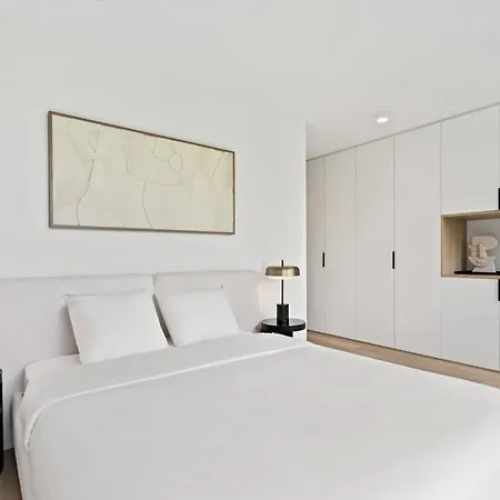 Luxury Haute Haven Queen Bed & Views *