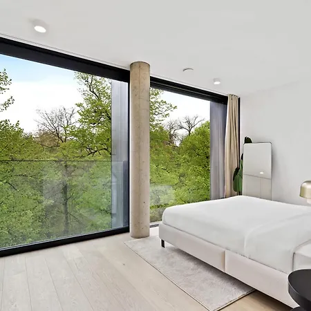 Luxury Haute Haven Queen Bed & Views * Luxemburg